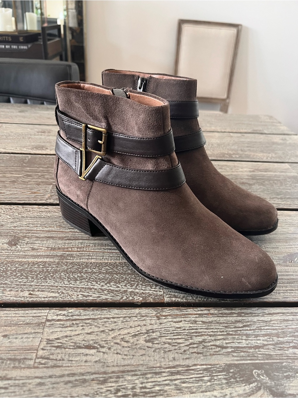 VIONIC Ankle boots, size 9